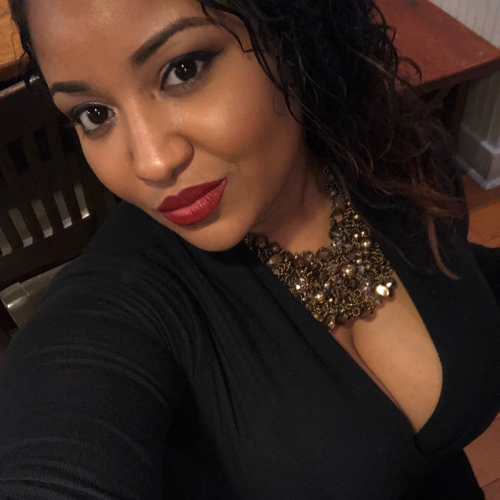 Meet your Posher, Yasmine